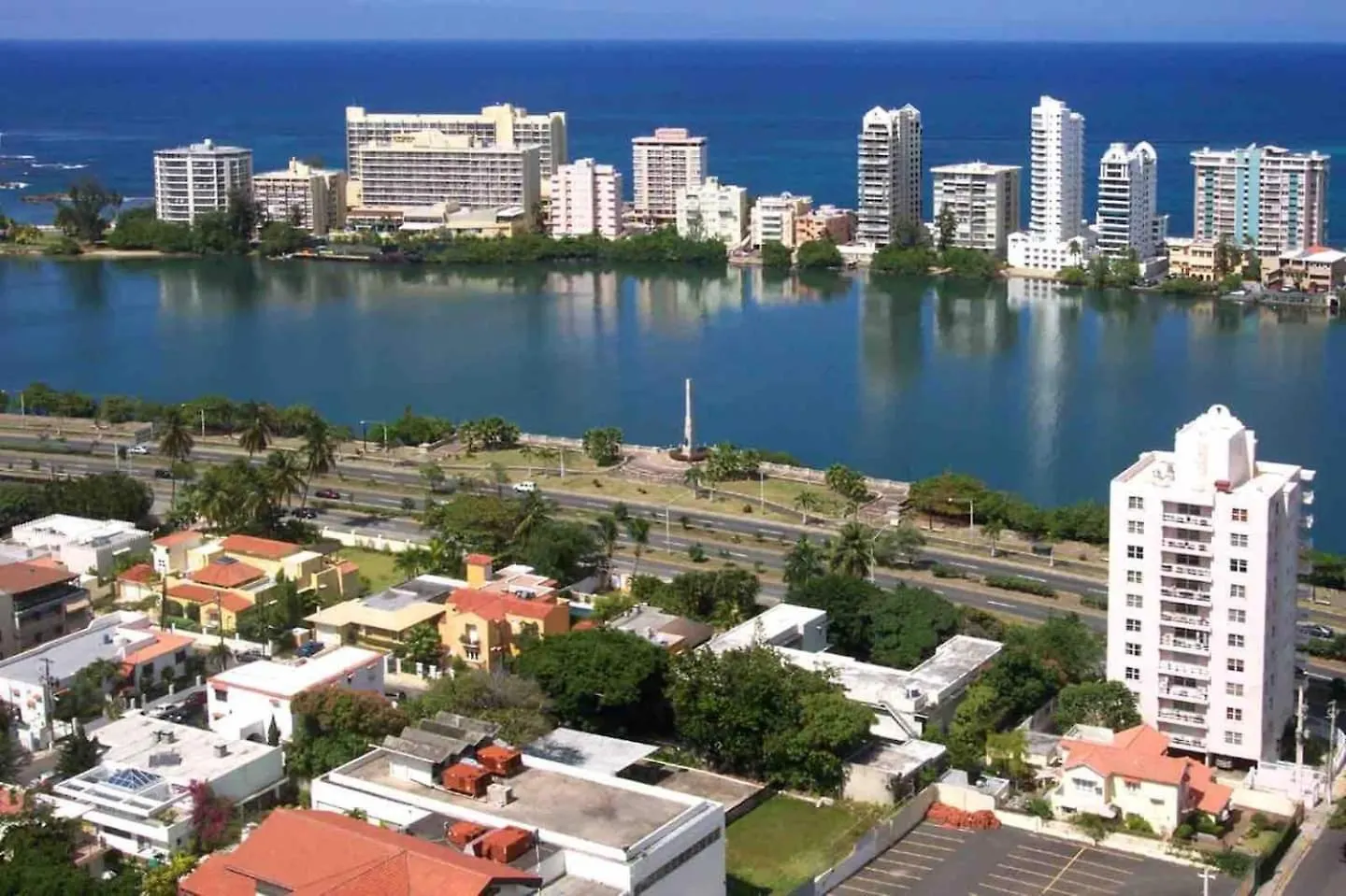 Condado Steps To The Beach, Vanderbilt & La Concha San Juan